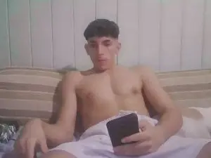 Cam4 Free Live Porn of moritoxxl