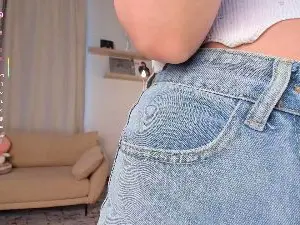 Cam4 Live Sex of Sue_Kotara