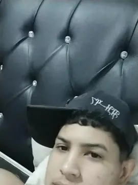 Cam4 Free Porn Cam of boy_hot33