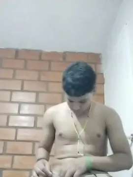 Cam4 Watch Live Sex Cams of boy_hot33