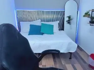 Cam4 Watch Live Sex Cams of Little_Alii