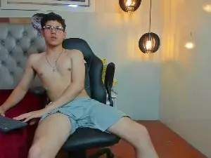 Cam4 Watch Live Sex Cams of luca_white