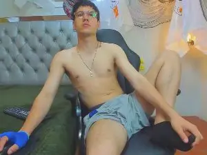 Cam4 Private Sex Chat of luca_white