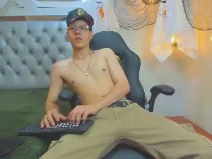 Cam4 Live Sex Cam of luca_white