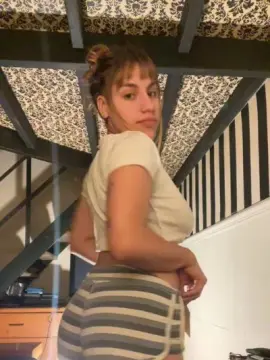 Cam4 Live Sex of saraangelafern1