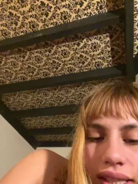 Cam4 Live Porn of saraangelafern1