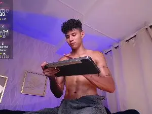 Cam4 Live Sex of KamiSuarez