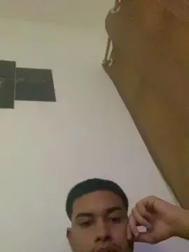 Cam4 Watch Live Sex Cams of hugo7084