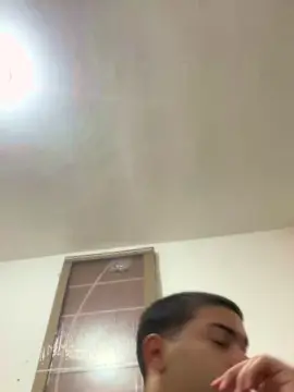 Cam4 Live Sex of hugo7084