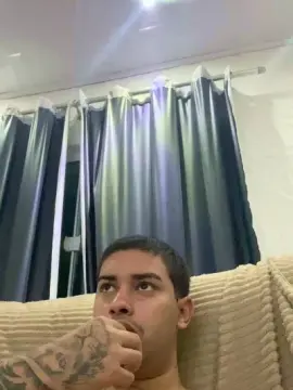 Cam4 Watch Live Sex Cams of hugo7084