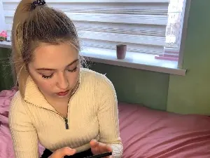 Cam4 Live Sex of BambiZupp