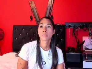 Cam4 Free Live Porn of alicemassiel