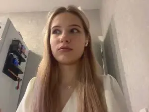 Cam4 Free Live Porn of LiliDevargas