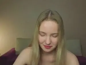 Cam4 Live Porn of MitzieParonto