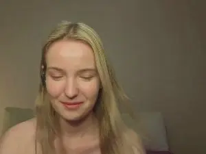 Cam4 Live Sex of MitzieParonto