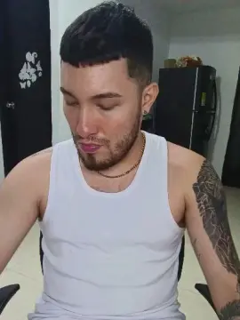 Cam4 Live Sex of _LIONEL_