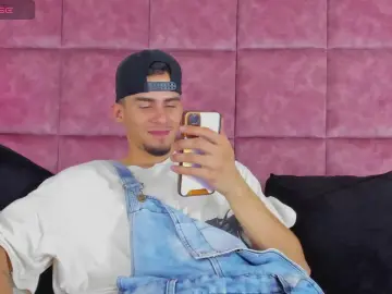 Cam4 Adult Webcam of Sharon_Tyga20