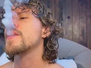 Cam4 Live Sex Cam of MCKLISTER69