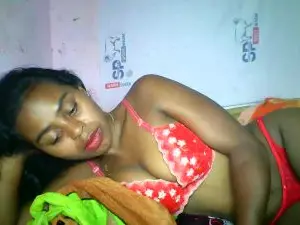 Cam4 Free Live Porn of Djachia_love