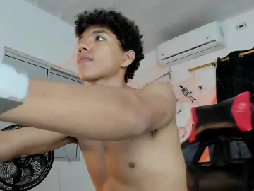 Cam4 Adult Webcam of Maximo_Khalil