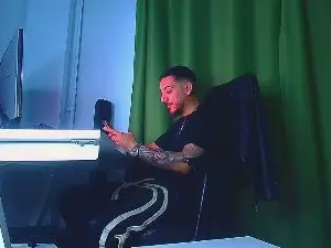 Cam4 Nude Webcam of MasterRomania