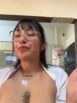 Cam4 Private Sex Chat of Lareyni26