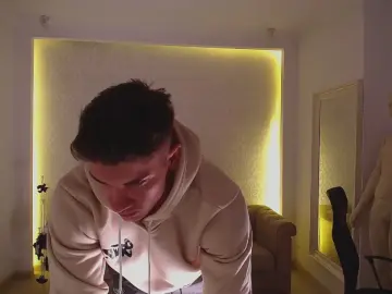 Cam4 Watch Live Sex Cams of MaxKaidenn