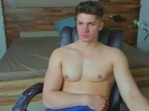 Cam4 Sex Cam of MaxKaidenn