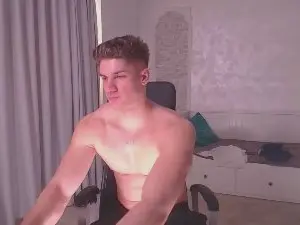 Cam4 Watch Live Sex Cams of MaxKaidenn