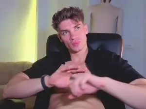 Cam4 Best live sex cam show of MaxKaidenn