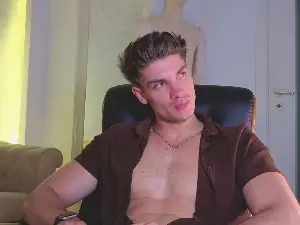 Cam4 Nude Webcam of MaxKaidenn