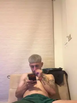 Cam4 Watch Live Sex Cams of Demoniijoaquin4