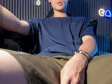 Cam4 Free Live Porn of Jefer_rick