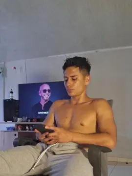 Cam4 Adult Webcam of Clark_Jhonz