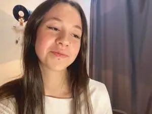Cam4 Live Sex of KizzieLudwick