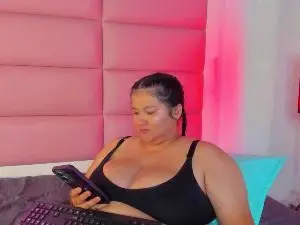 Cam4 Live Sex of AmaranttayLunay