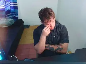 Cam4 Sex Cam of Eskolhandsome