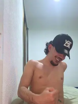 Cam4 Free Porn Cam of mr_pajas1