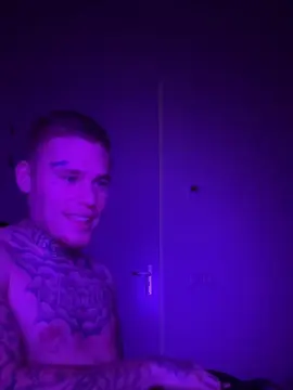 Cam4 Free Live Porn of Inkedjustin