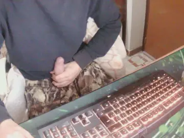 Cam4 Live Sex Cam of youngbigcock28