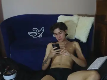 Cam4 Watch Live Sex Cams of Derekswan