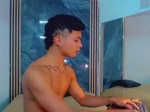 Cam4 Live Sex of littlehorny_19