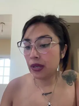 Cam4 Nude Webcam of Momii28