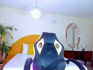 Cam4 Live Sex Cam of Alana__dolls_