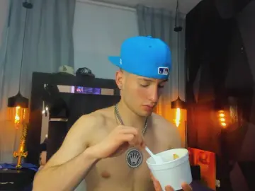 Cam4 Free Live Porn of HunterHeat_