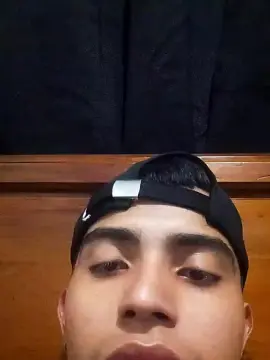 Cam4 Nude Webcam of kevinhurtado3