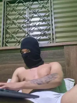 Cam4 Nude Webcam of guilher67