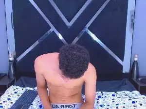 Cam4 Live Porn of Carlos_Ruiz