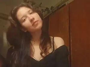 Cam4 Free Live Porn of RoxaneBramer