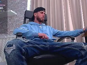 Cam4 Free Live Porn of JonahShaw